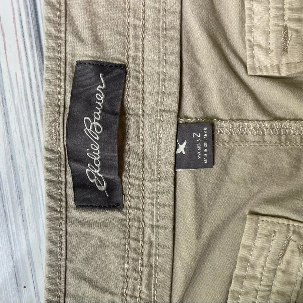 Eddie‎ Bauer Women's Khaki Cotton Shorts 8